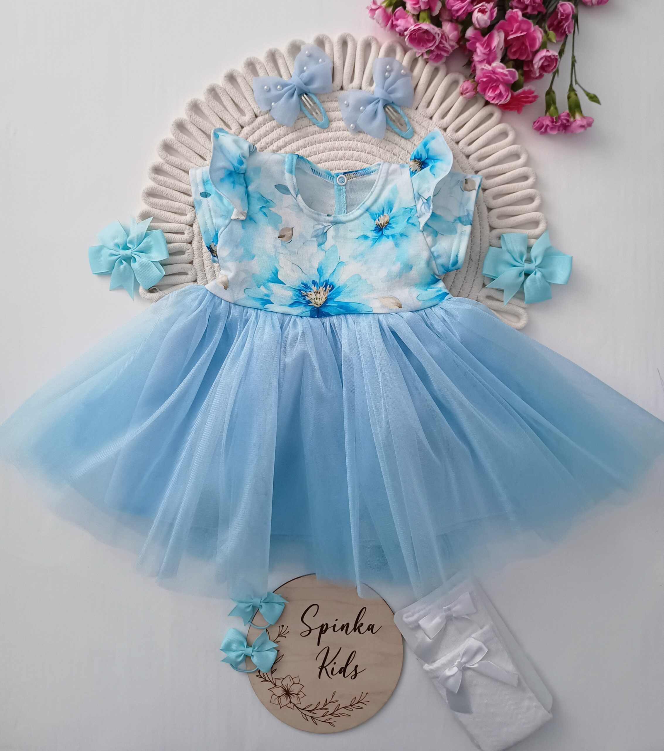 Tiulowa sukienka błękitna - obrazek 3