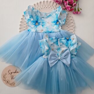 Tiulowa sukienka błękitna