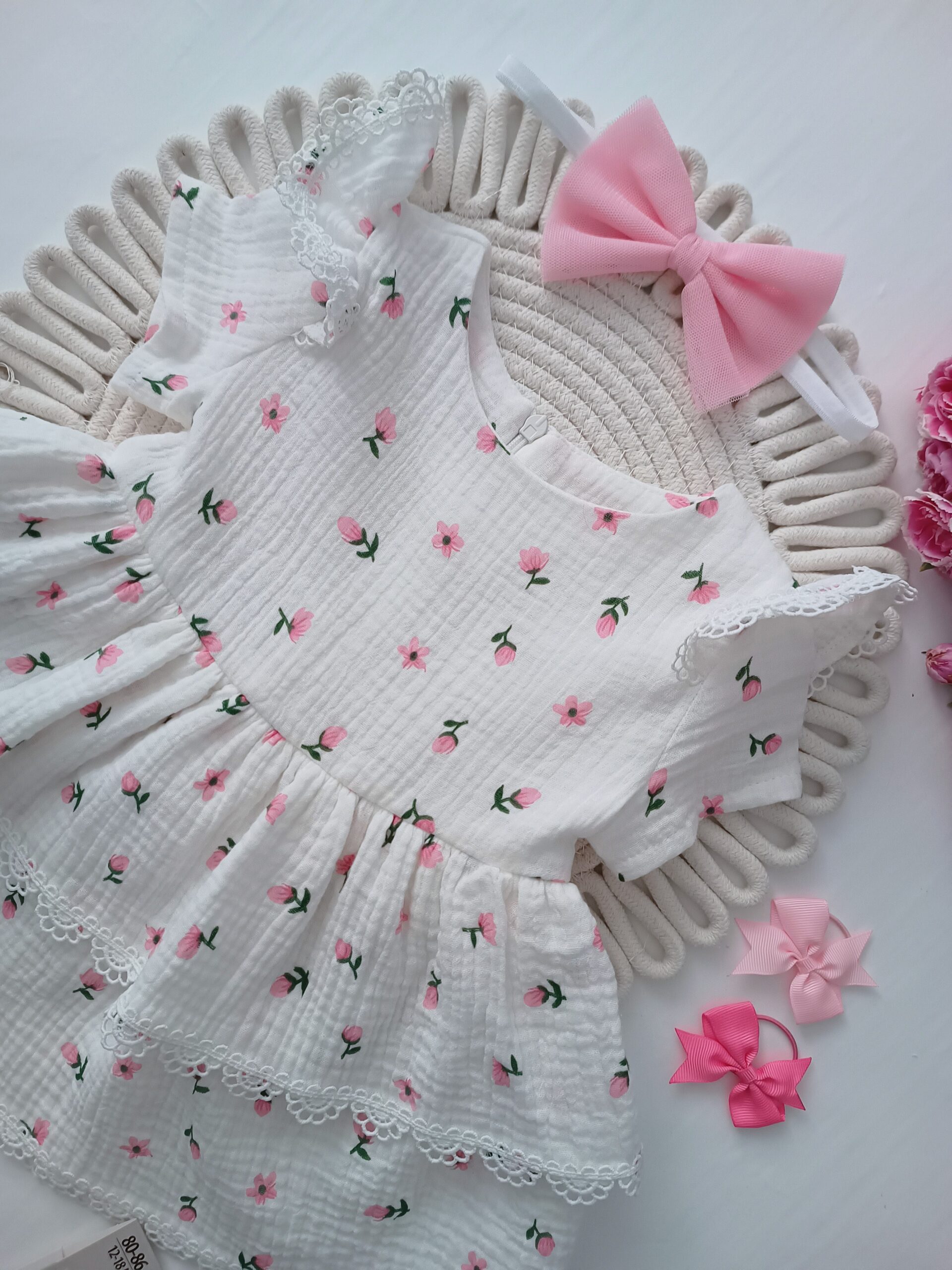 Sukienka muślinowa - różowe kwiatuszki - obrazek 2