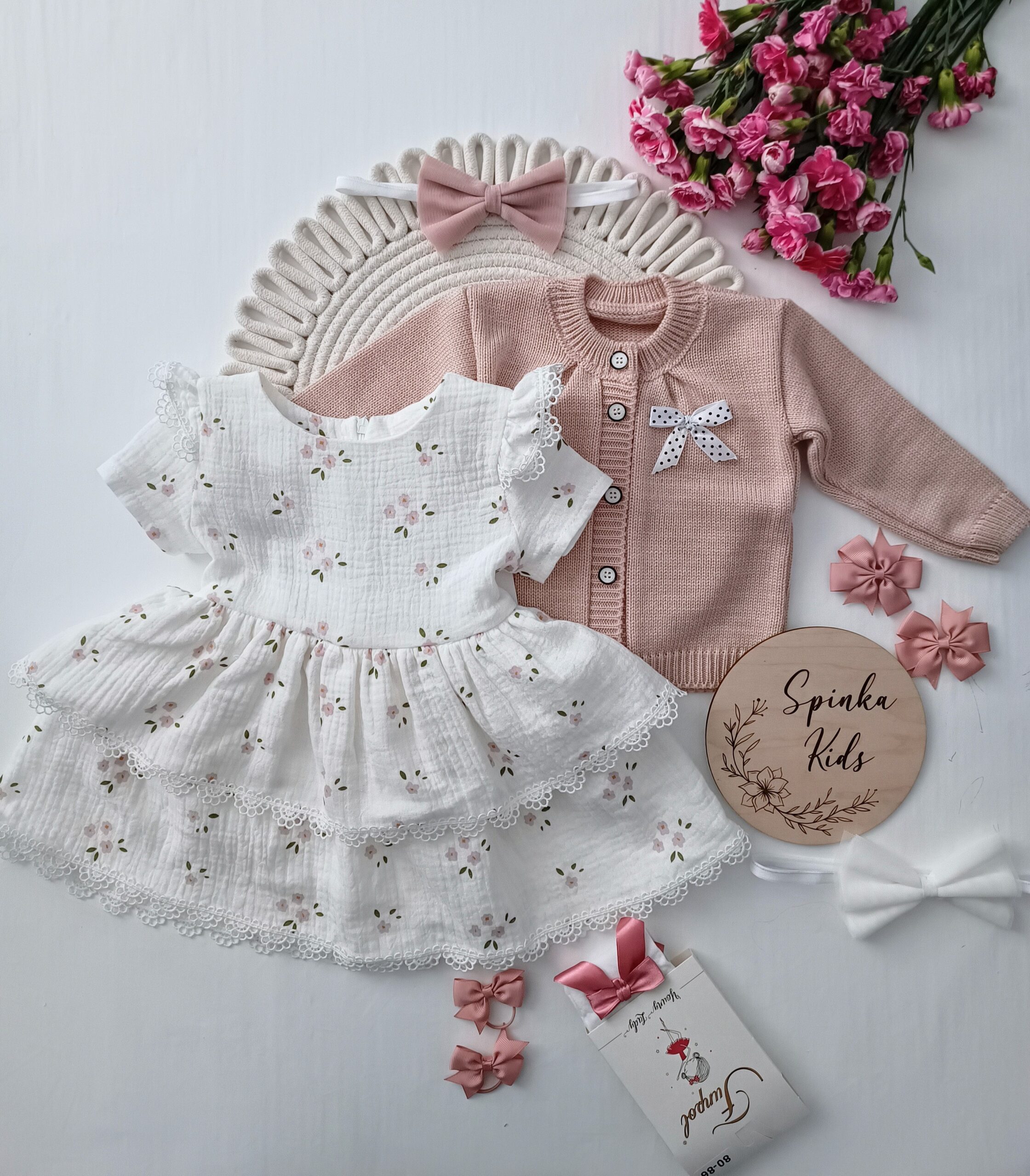 Sukienka muślinowa w pudrowe kwiatuszki - obrazek 4