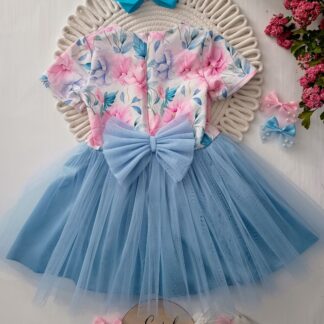 Tiulowa sukienka z dużą kokardą z tyłu - błękit