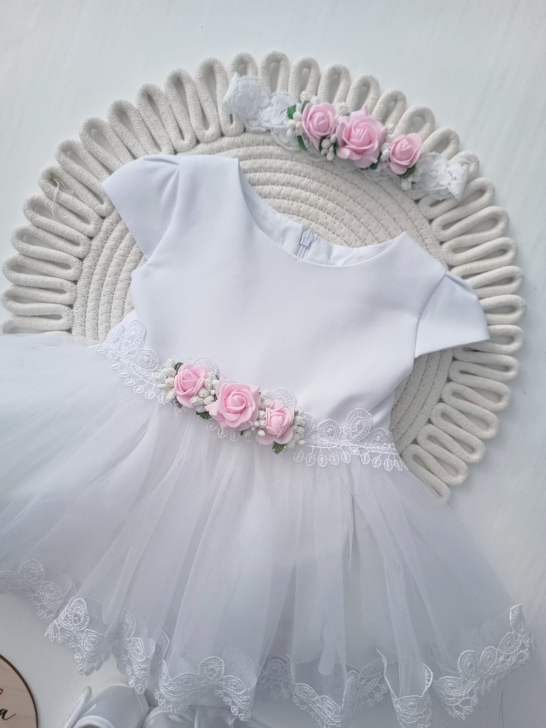 Sukienka Na Chrzest Święty - biała z bukiecikiem - obrazek 2