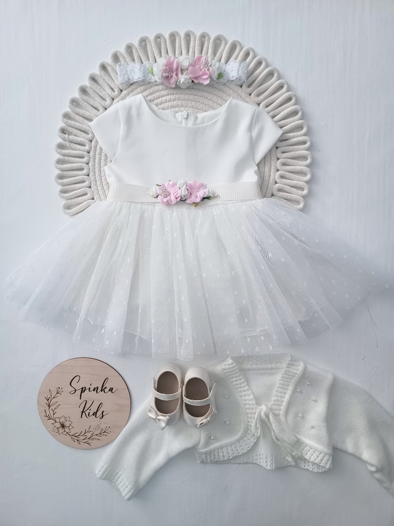 Sukienka na Chrzest Święty z tiulem w kropeczki