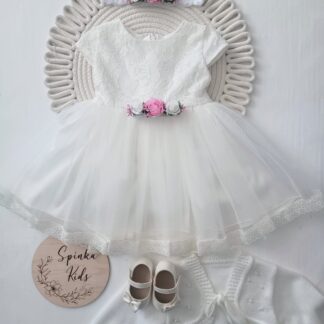 Sukienkana Chrzest Święty-śmietankowa z koronkami i bukiecikiem