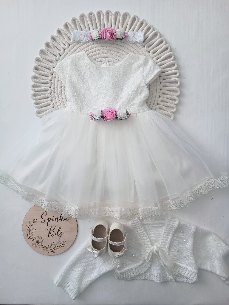 Sukienkana Chrzest Święty-śmietankowa z koronkami i bukiecikiem