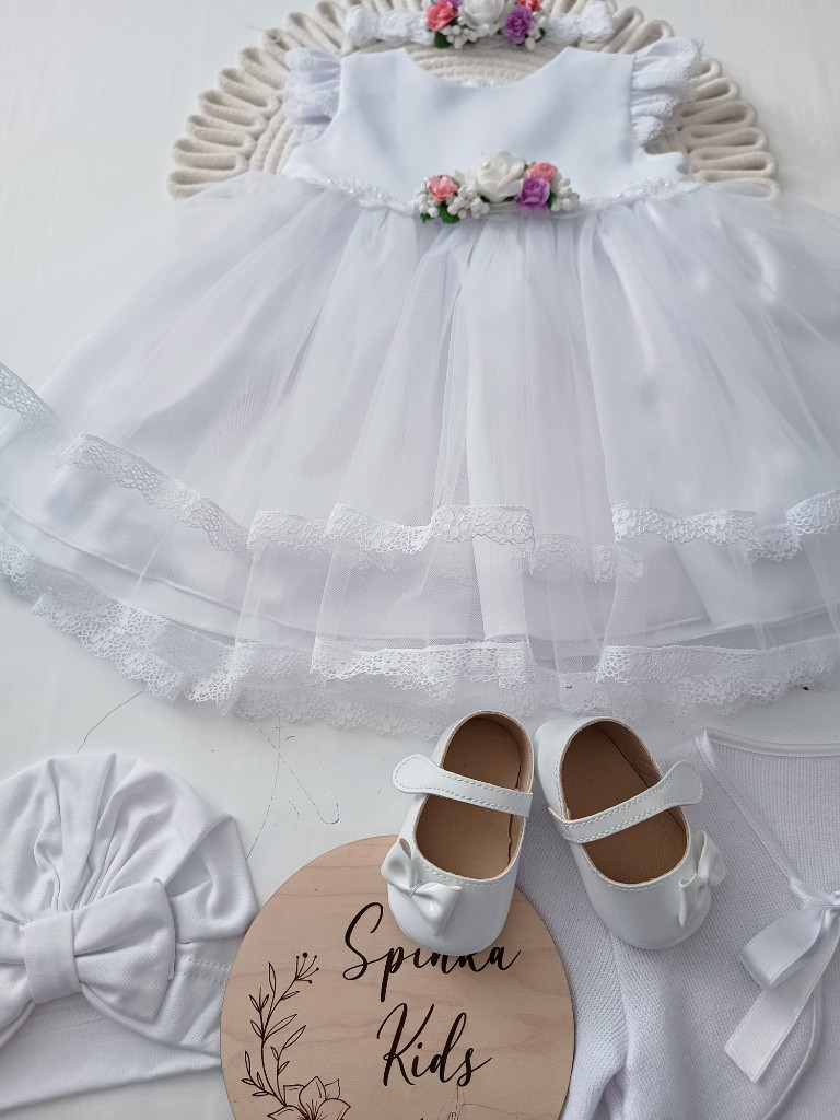 Sukienka na Chrzest Święty z motylkowym rękawkiem - obrazek 4