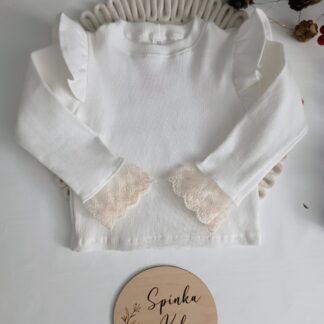 Bluzeczka z koronkami przy rękawach - śmietankow