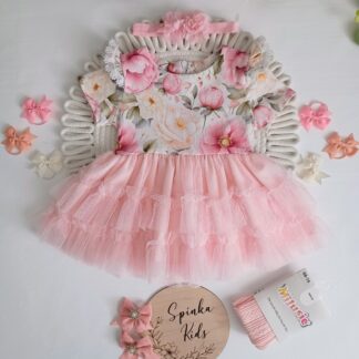 sukienka z tiulem i falbankami