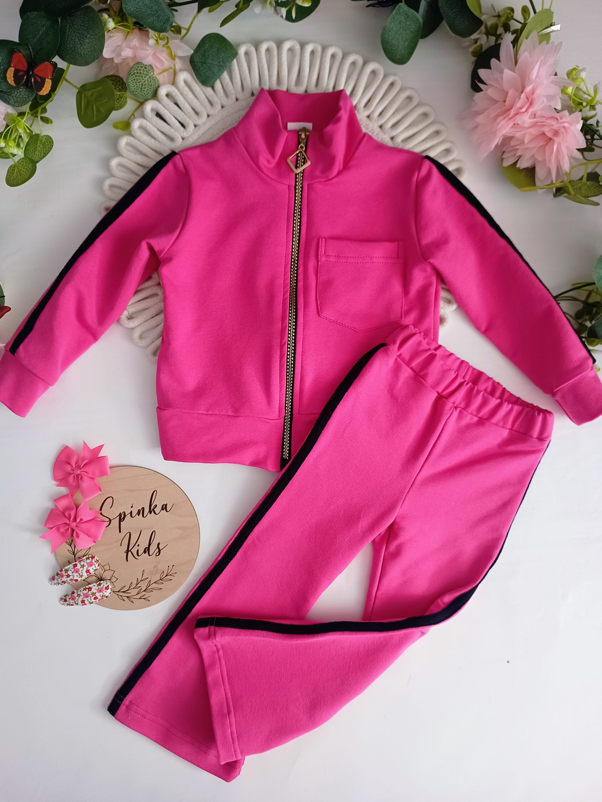 Dres od Zula Handmade z transparentnym napisem z tyłu na bluzie